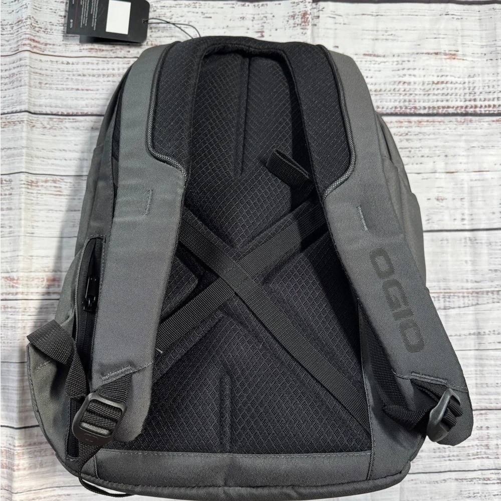 New OGIO Callaway work travel laptop backpack in grey